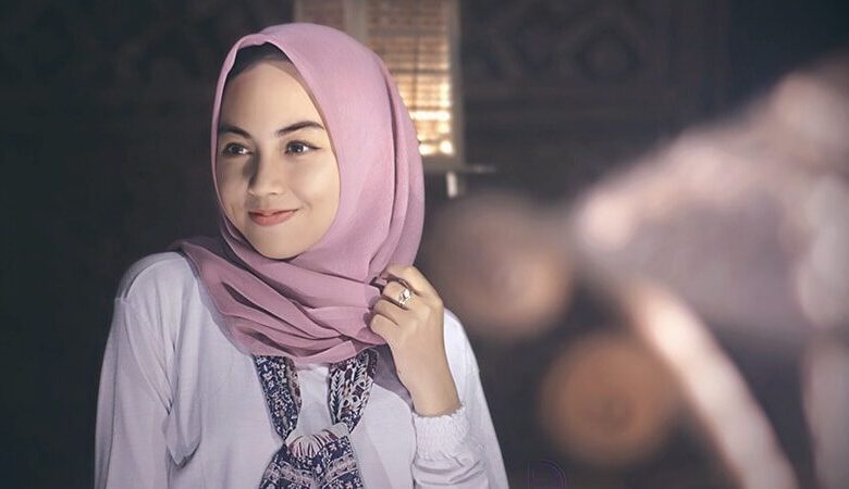 Tutorial Hijab Segi Empat Simpel dan Trendi, Dijamin Makin Cantik
